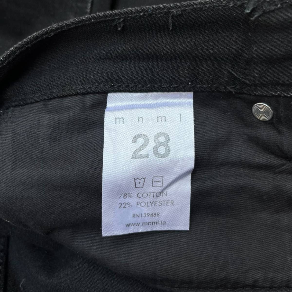 mnml ミニマル サイズ28 クラッシュ加工 デニム タイトシルエット 裾ジップ ブラック