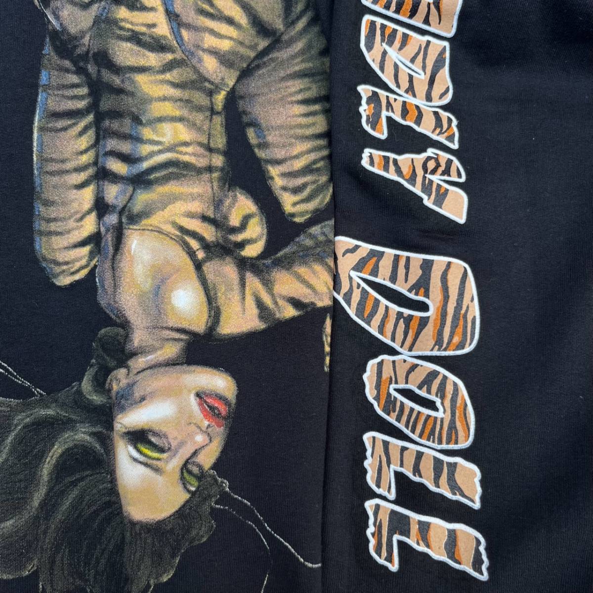 新品 JESSE JO STARK ジェシージョースターク Mサイズ DEADLY DOLL スウェットパンツ プリント クロムハーツ ブラック