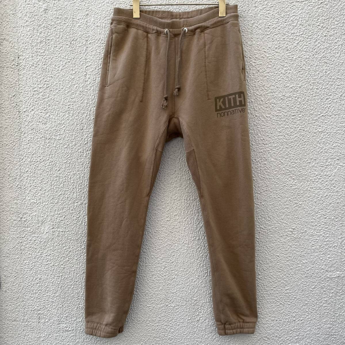 KITH キス × nonnative ノンネイティブ サイズ0 スウェットパンツ ロゴ タン ブラウン