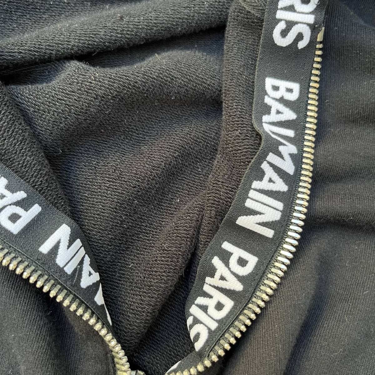 BALMAIN バルマン Sサイズ ジップアップパーカー ロゴテープ サイドジップ ブラック