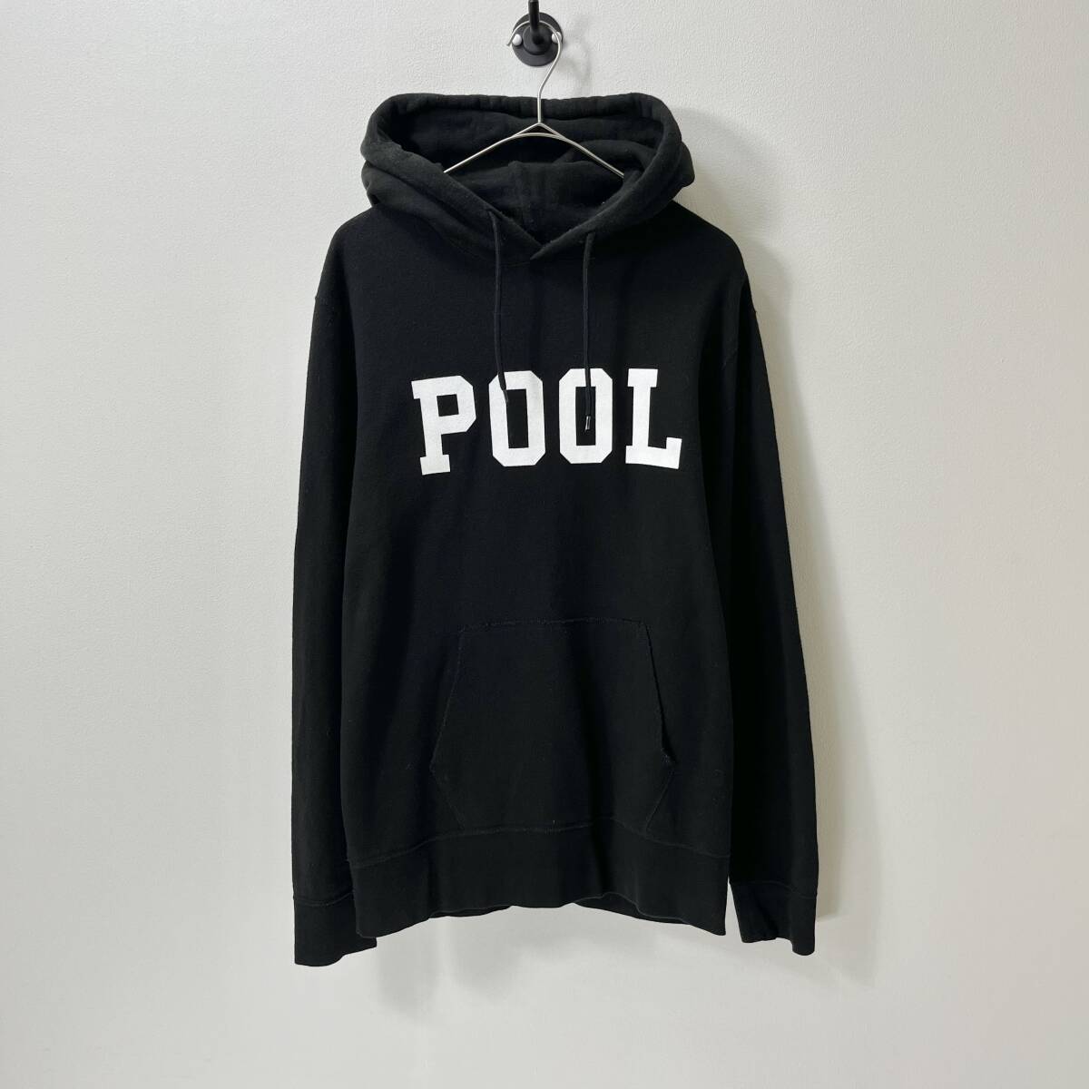 the POOL aoyama ザプールアオヤマ Sサイズ プルオーバー パーカー ロゴ フーディ ブラック 藤原ヒロシ