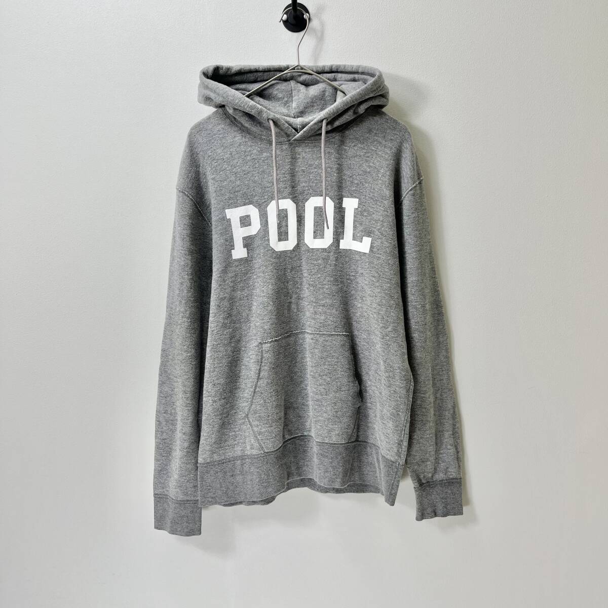 the POOL aoyama ザプールアオヤマ Sサイズ プルオーバー パーカー ロゴ フーディ グレー 藤原ヒロシ