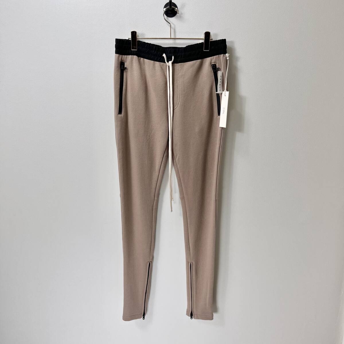 新品 FOG Fear Of God Essentials フィアオブゴッド エッセンシャルズ Sサイズ 初期 裾ジップ スウェットパンツ スタッコ STUCCO スキニー