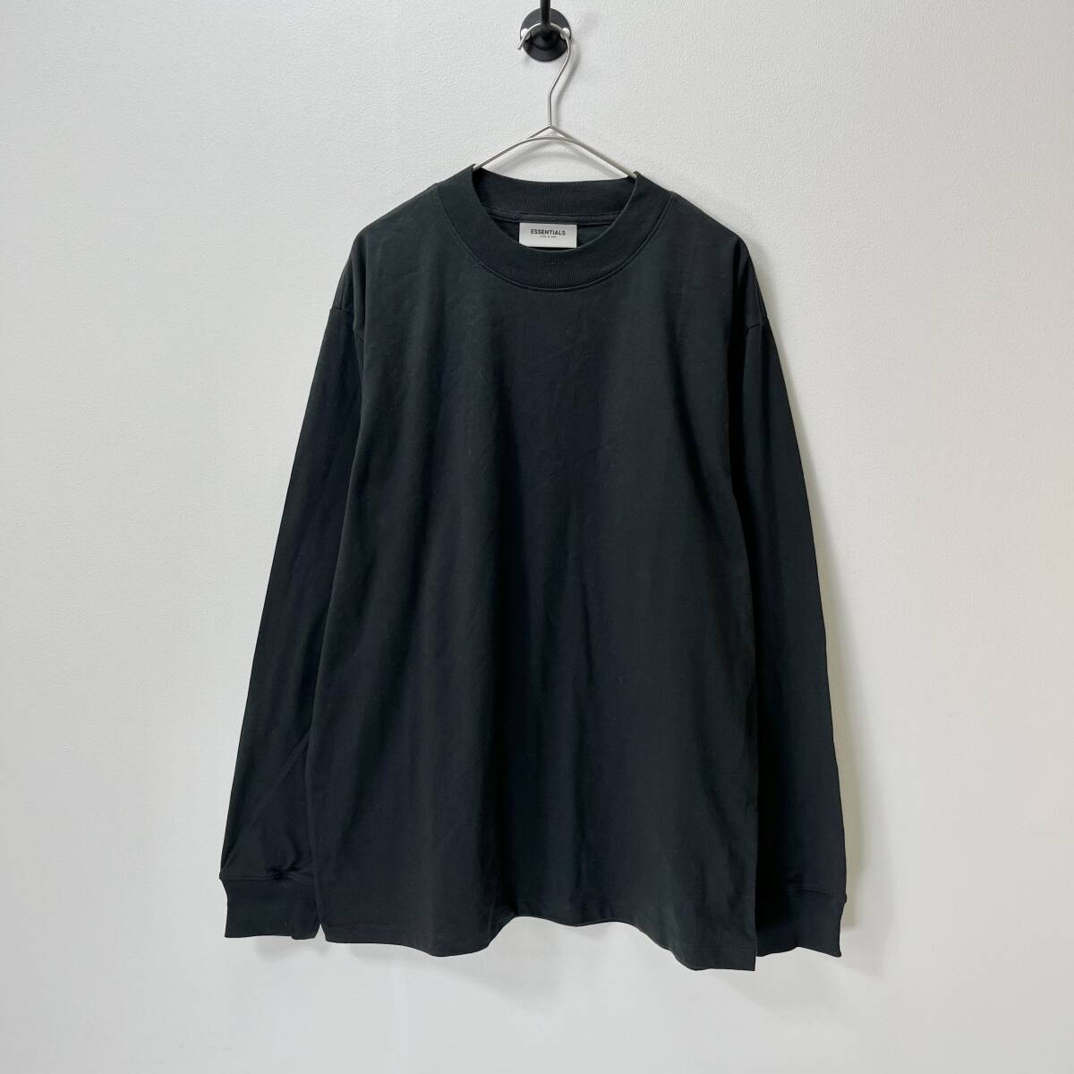 新品 FOG Fear Of God Essentials フィアオブゴッド エッセンシャルズ Mサイズ バッグロゴ ロングスリーブTシャツ Black ブラック