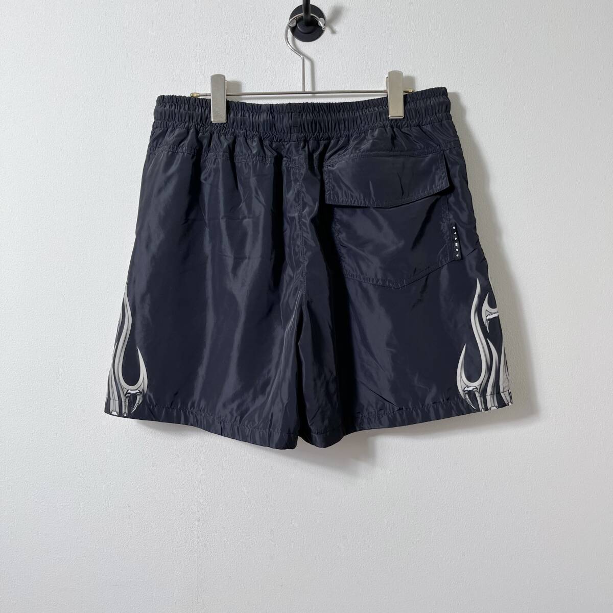 STAMPD スタンプド Mサイズ Chrome Flame Trunk ショーツ ハーフパンツ ファイヤー ボードショーツ ブラック