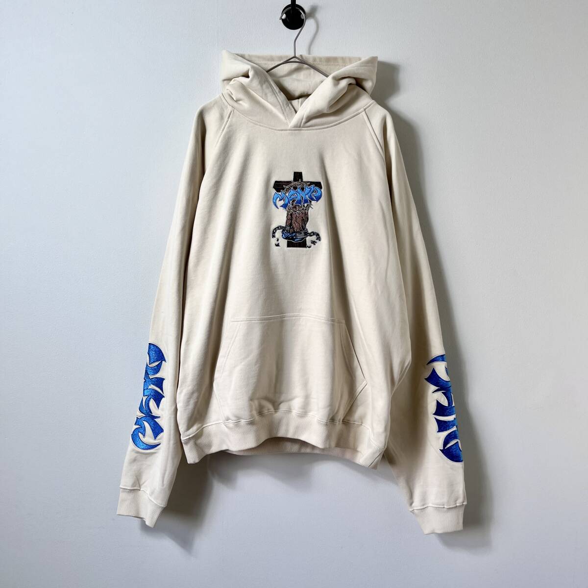 未使用品 MAYO メイヨー Lサイズ Sunshine Embroidery Hoodie キリスト クロス パーカー フーディ 刺繍 オフホワイト