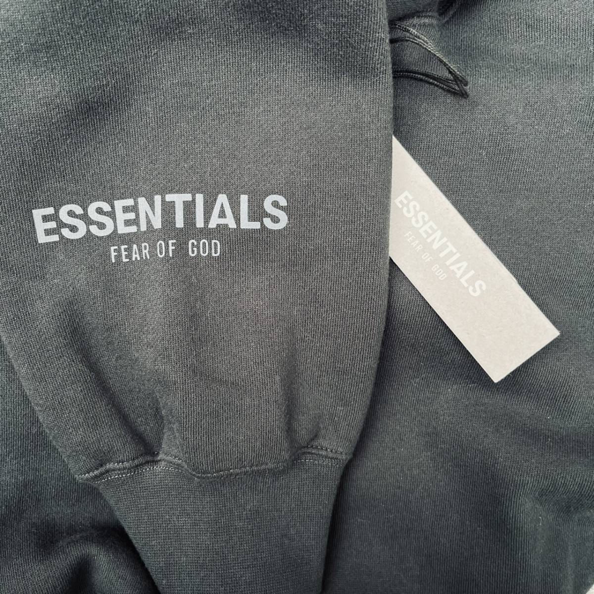 新品 FOG Fear Of God Essentials フィアオブゴッド エッセンシャルズ Lサイズ LOGOスウェット ブラック Black