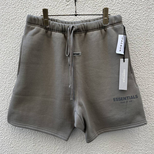 新品 FOG Fear Of God Essentials フィアオブゴッド エッセンシャルズ Sサイズ LOGO ショーツ ハーフパンツ セメント Sement