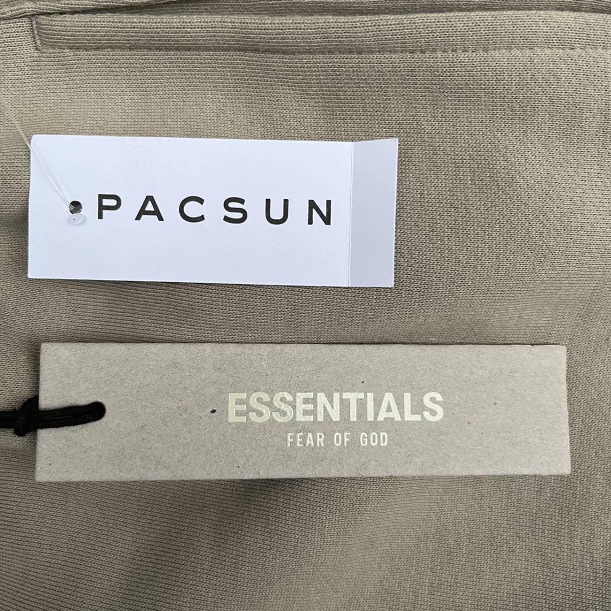 新品 FOG Fear Of God Essentials フィアオブゴッド エッセンシャルズ Mサイズ LOGO ショーツ ハーフパンツ オリーブ Olive