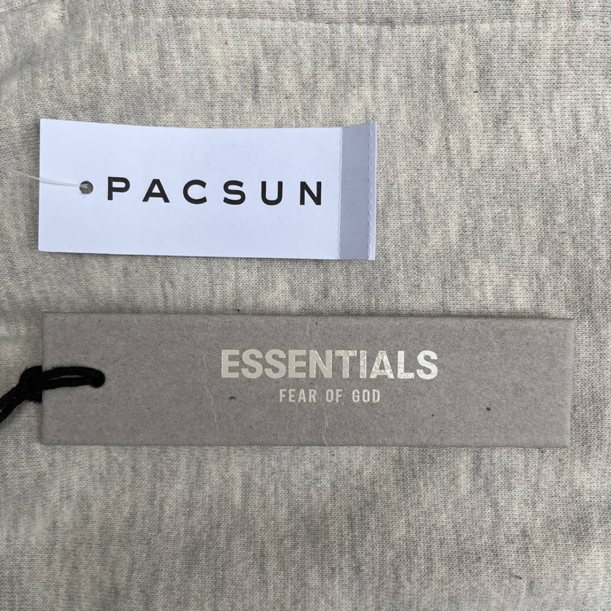 新品 FOG Fear Of God Essentials フィアオブゴッド エッセンシャルズ Sサイズ LOGO ショーツ ハーフパンツ オートミール Oatmeal
