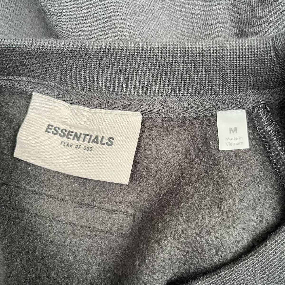 新品 FOG Fear Of God Essentials フィアオブゴッド エッセンシャルズ Mサイズ LOGOスウェット ブラック Black