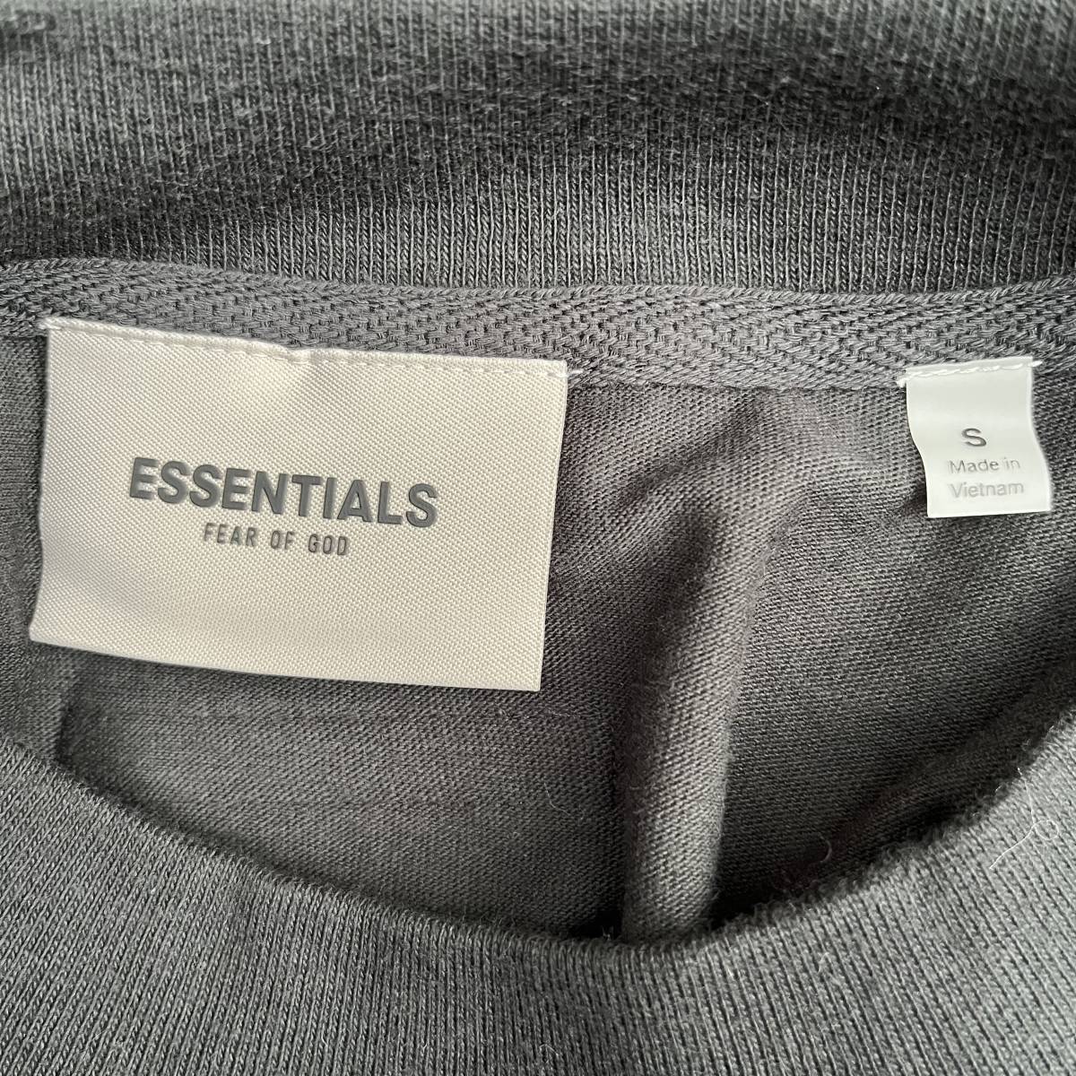 新品 FOG Fear Of God Essentials フィアオブゴッド エッセンシャルズ Sサイズ LOGO ロングスリーブTシャツ Black ブラック