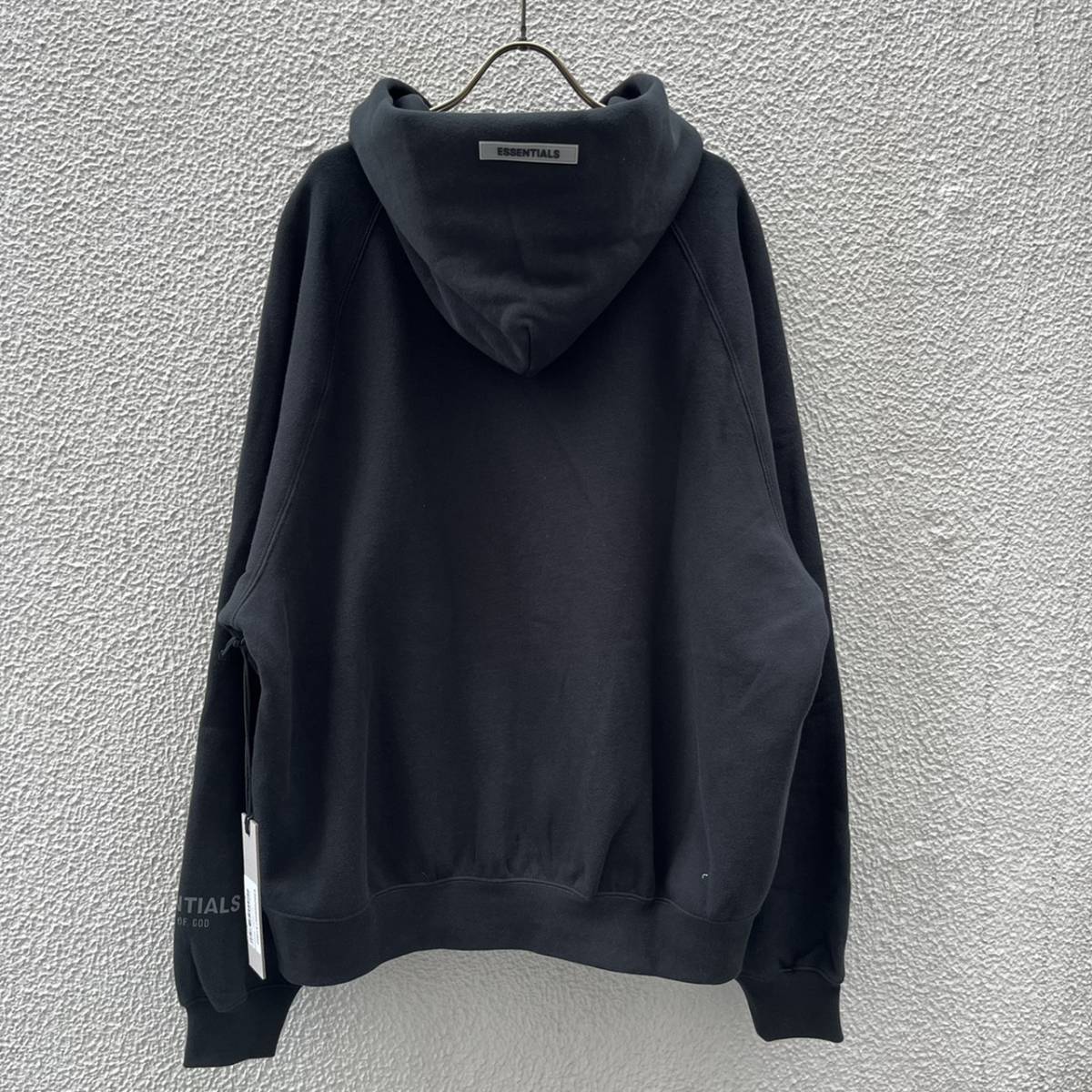 新品 FOG Fear Of God Essentials フィアオブゴッド エッセンシャルズ Sサイズ LOGOパーカー フーディ ブラック Black