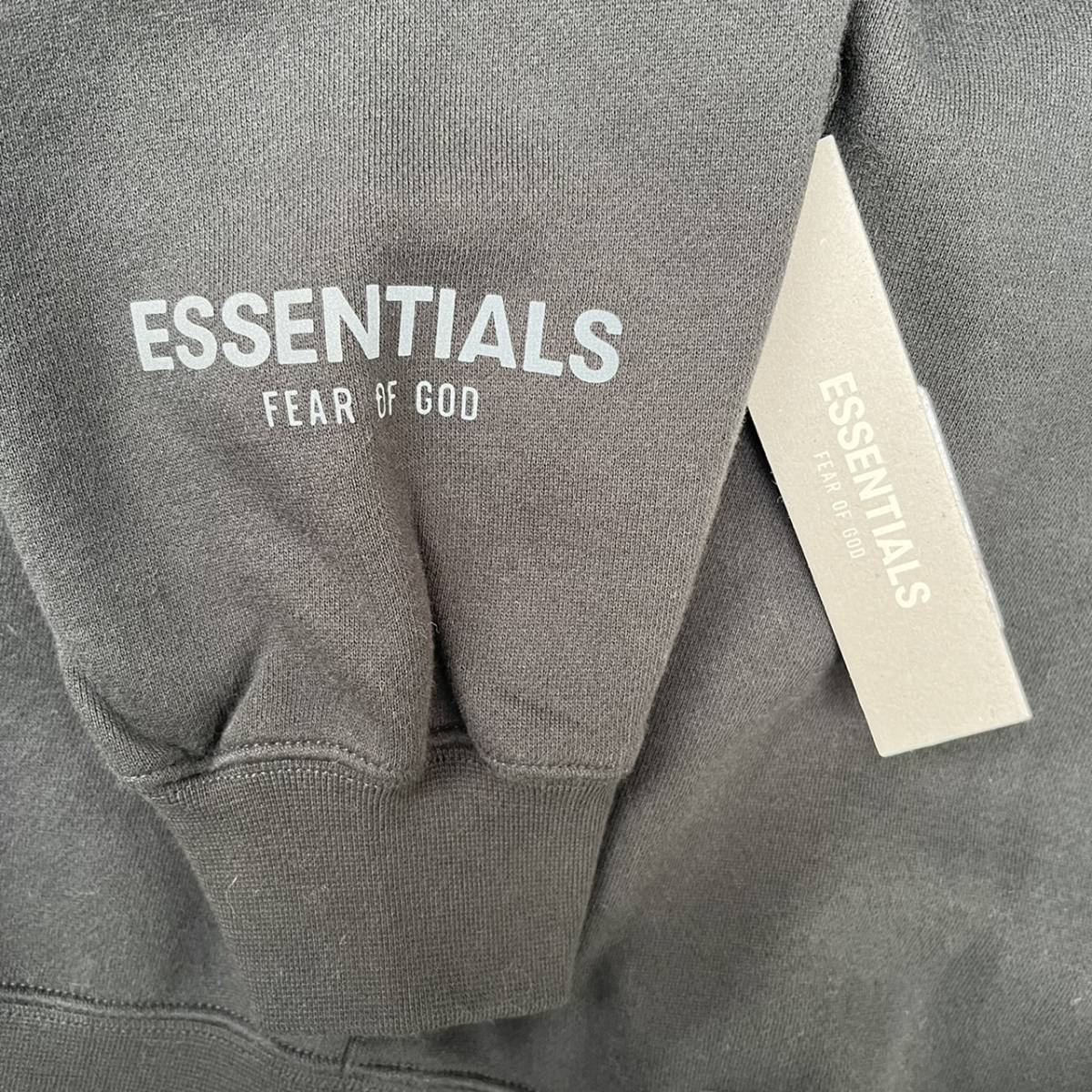 新品 FOG Fear Of God Essentials フィアオブゴッド エッセンシャルズ Sサイズ LOGOパーカー フーディ ブラック Black