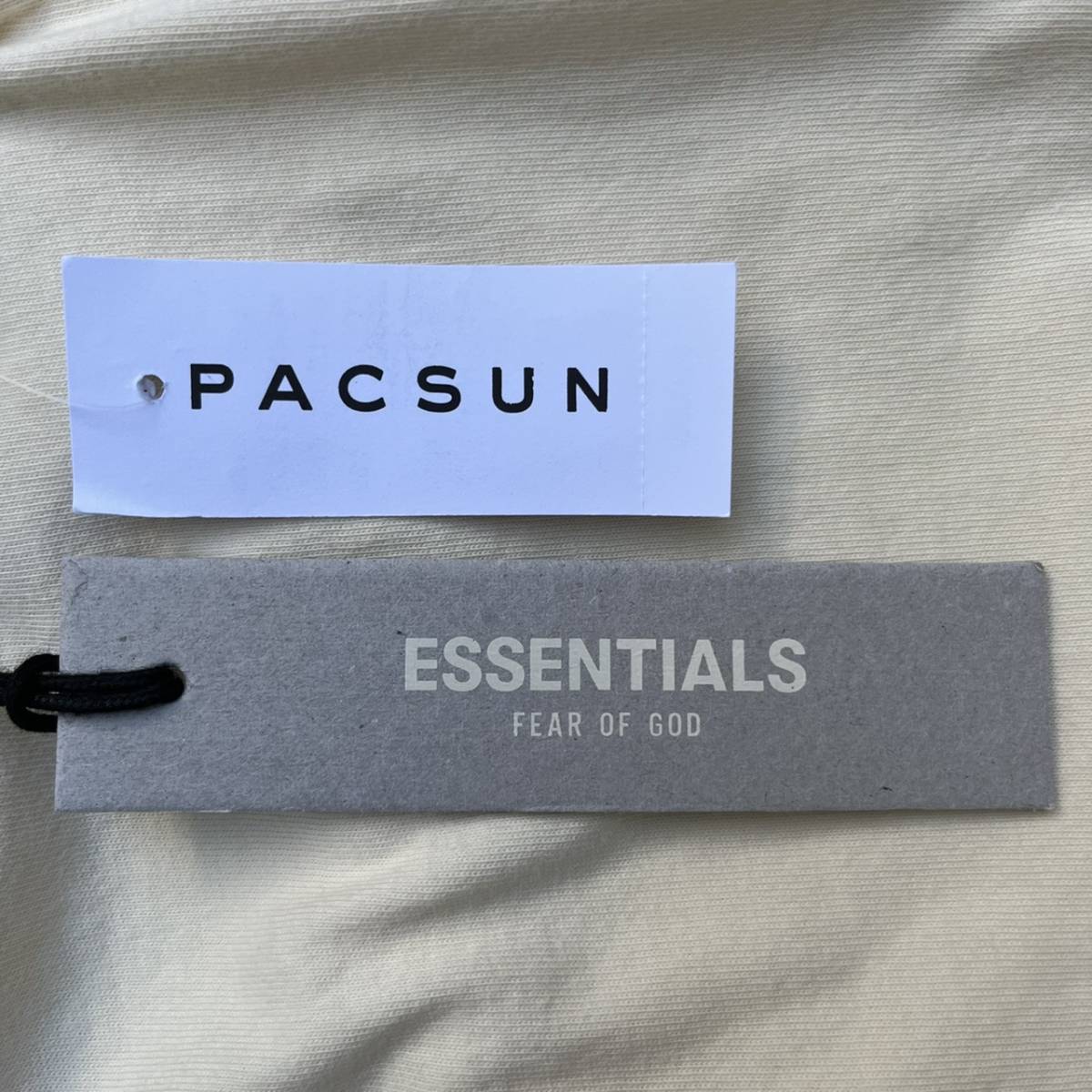 新品 FOG Fear Of God Essentials フィアオブゴッド エッセンシャルズ Mサイズ LOGO ロングスリーブTシャツ CREAM クリーム