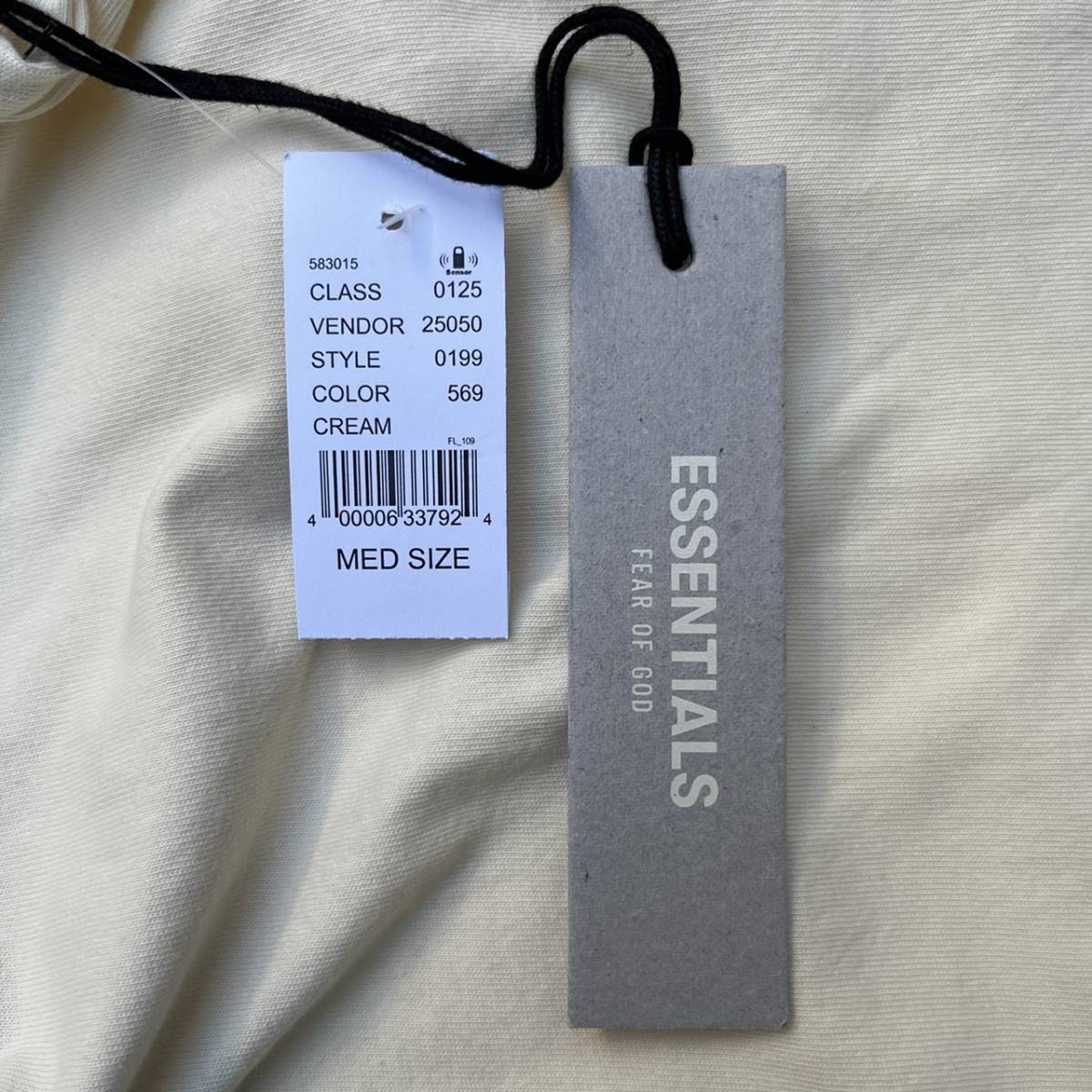 新品 FOG Fear Of God Essentials フィアオブゴッド エッセンシャルズ Mサイズ LOGO ロングスリーブTシャツ CREAM クリーム