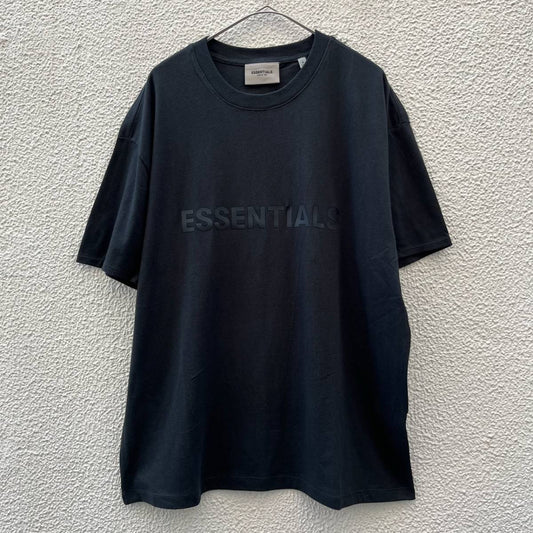 新品 FOG Fear Of God Essentials フィアオブゴッド エッセンシャルズ Sサイズ LOGO Tシャツ ブラック BLACK