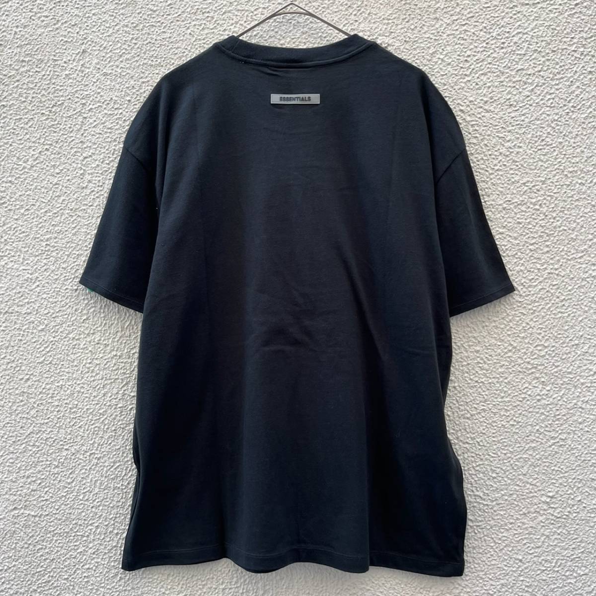 新品 FOG Fear Of God Essentials フィアオブゴッド エッセンシャルズ Sサイズ LOGO Tシャツ ブラック BLACK