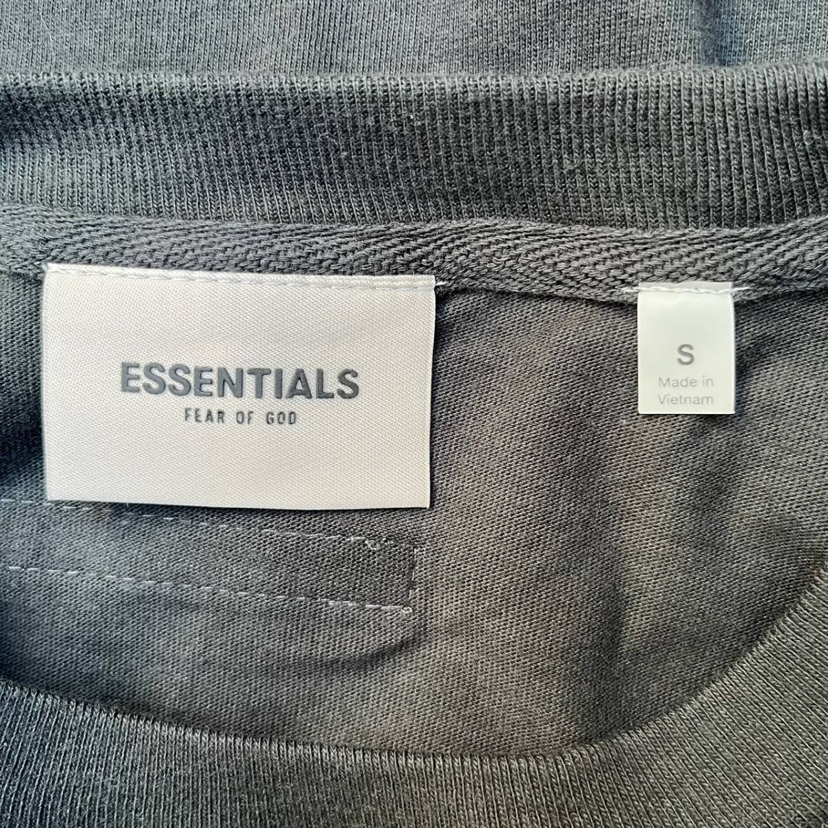 新品 FOG Fear Of God Essentials フィアオブゴッド エッセンシャルズ Sサイズ LOGO Tシャツ ブラック BLACK