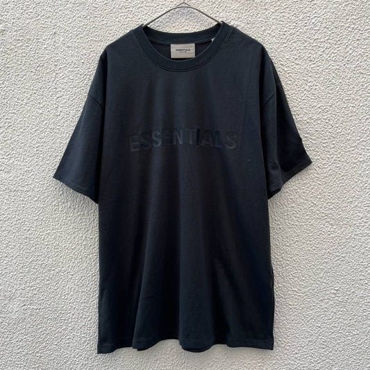 新品 FOG Fear Of God Essentials フィアオブゴッド エッセンシャルズ Mサイズ LOGO Tシャツ ブラック BLACK