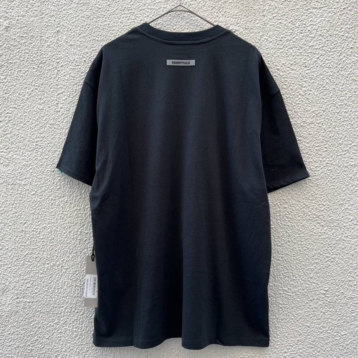 新品 FOG Fear Of God Essentials フィアオブゴッド エッセンシャルズ Mサイズ LOGO Tシャツ ブラック BLACK