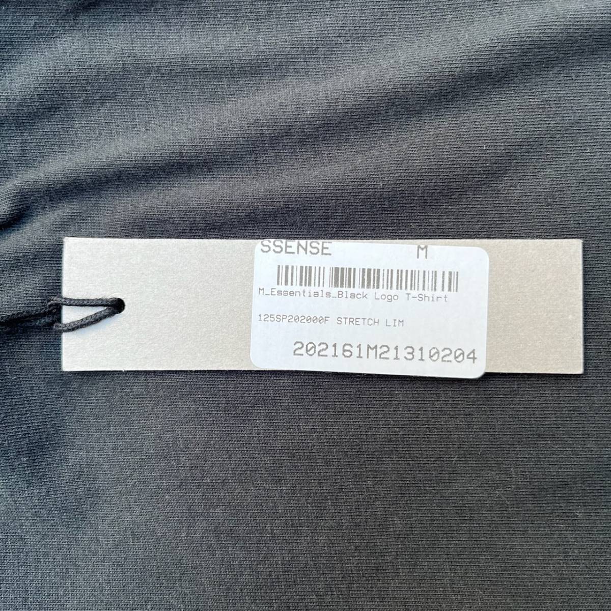 新品 FOG Fear Of God Essentials フィアオブゴッド エッセンシャルズ Mサイズ LOGO Tシャツ ブラック BLACK