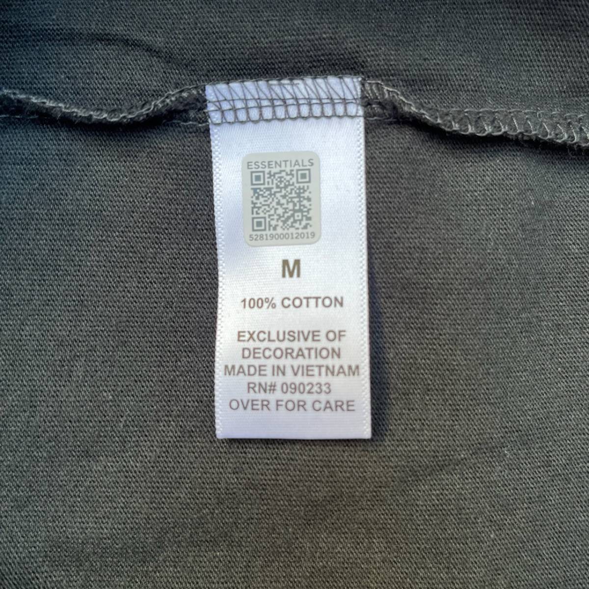 新品 FOG Fear Of God Essentials フィアオブゴッド エッセンシャルズ Mサイズ LOGO ロングスリーブTシャツ ブラック BLACK