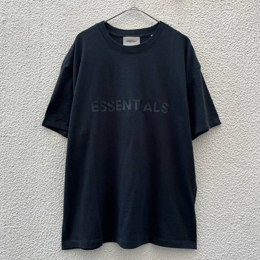 新品 FOG Fear Of God Essentials フィアオブゴッド エッセンシャルズ Sサイズ LOGO Tシャツ ブラック