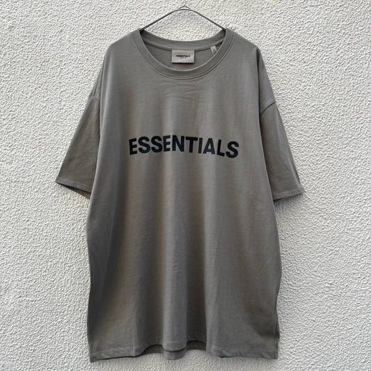 新品 FOG Fear Of God Essentials フィアオブゴッド エッセンシャルズ Lサイズ LOGO Tシャツ チャコール CHARCOAL