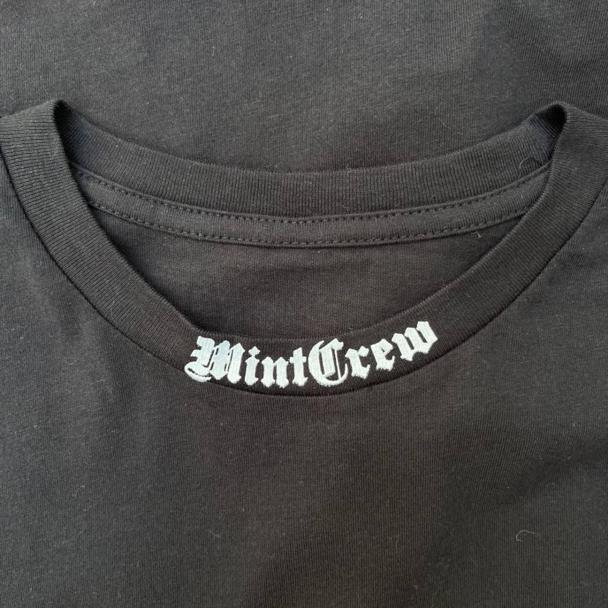 新品 mintcrew ミントクルー XLサイズ Tシャツ ネック ロゴ ワンポイント 半袖 ブラック
