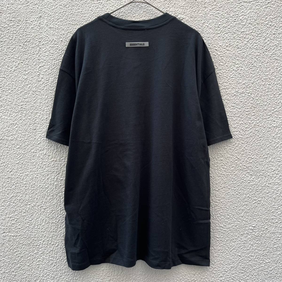 新品 FOG Fear Of God Essentials フィアオブゴッド エッセンシャルズ Mサイズ LOGO Tシャツ ブラック BLACK