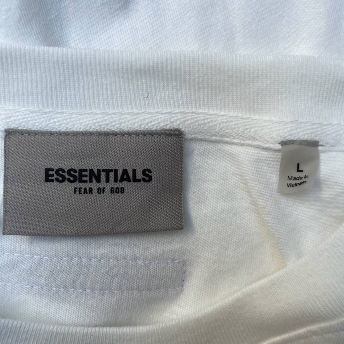 新品 FOG Fear Of God Essentials フィアオブゴッド エッセンシャルズ Lサイズ LOGO Tシャツ WHITE ホワイト